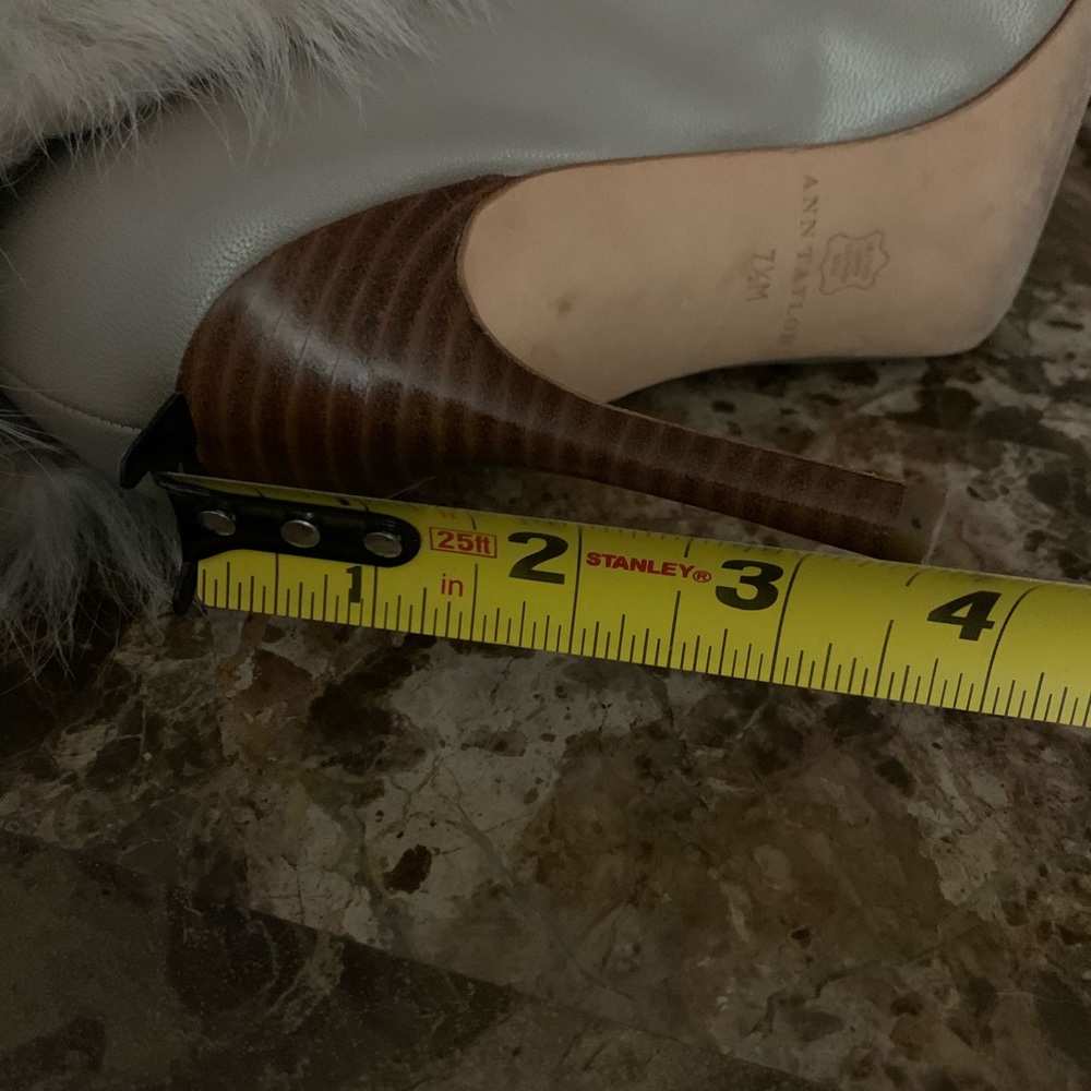 Ann Taylor Fur Lace-up like new Winter Booties - Picture 7 of 8
